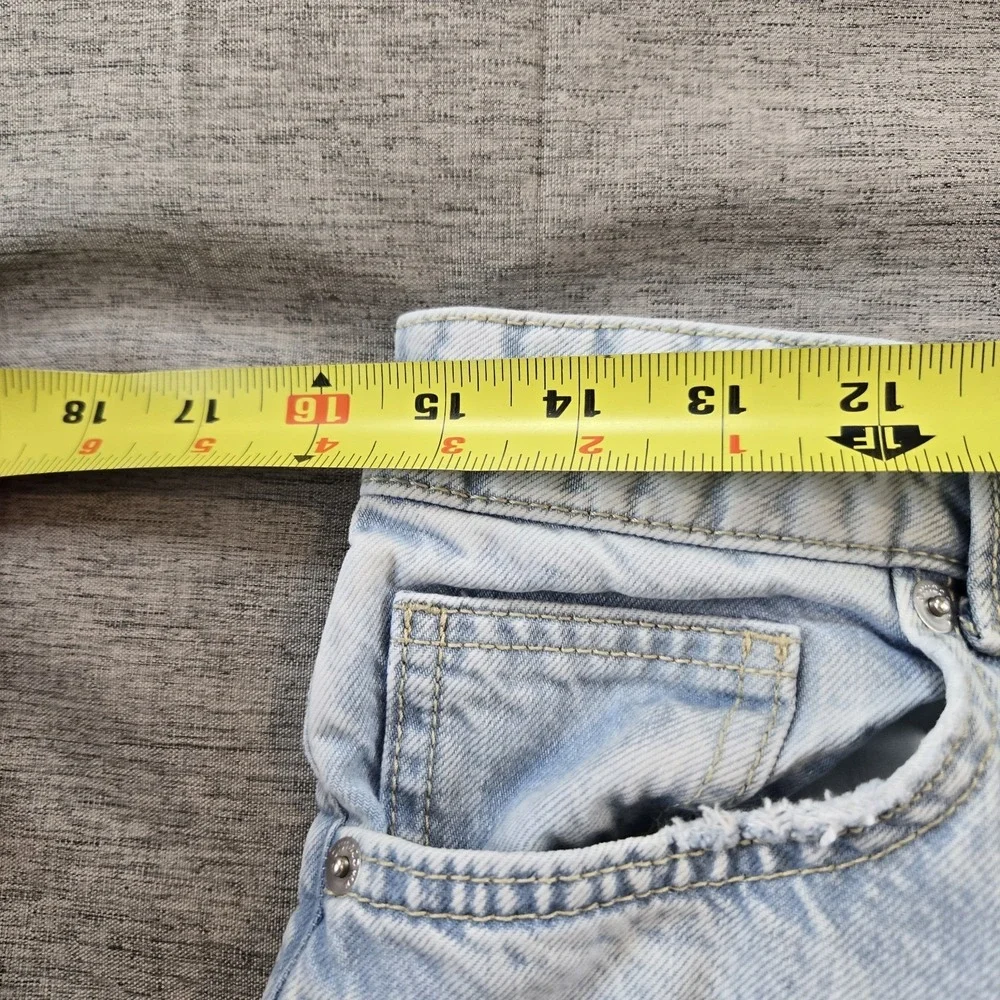 Divided dressed jeans